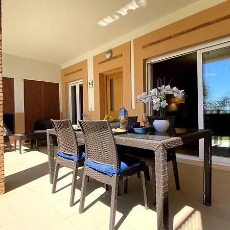 Flor Da Primavera By Coral Apartment Mexilhoeira Grande